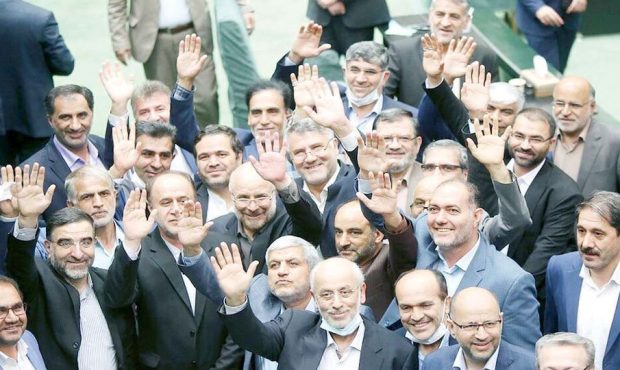 دعوای قالیباف و پایداری چی ها بر سر شاسی‌بلندها