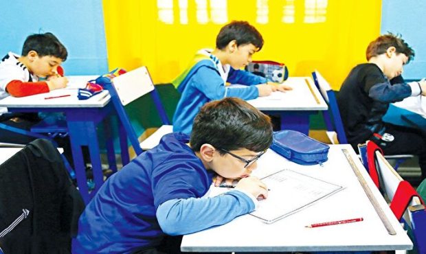 تحصیل در طبقه فوقانی