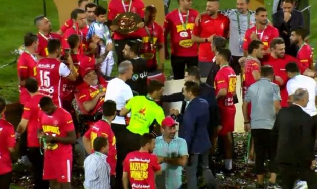 واکنش داور دربی به حضور در جشن قهرمانی پرسپولیس واکنش داور دربی به حضور در جشن قهرمانی پرسپولیس