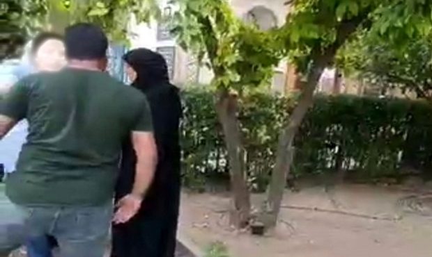 افشای جزئیات جدید از درگیری بر سر حجاب در نارنجستان شیراز؛ زن چادری آمر‌به‌معروف شروع‌کننده فحاشی و ضرب‌وشتم بوده!