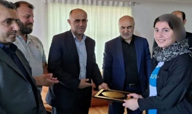 دستور وزیر کشور برای بررسی حواشی تقدیر فرماندار کلاردشت از یک دختر ورزشکار