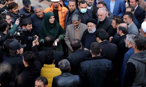 تائید حضور تعداد زیاد محافظان رئیسی در هر سفر توسط روزنامه دولتی تائید حضور تعداد زیاد محافظان رئیسی در هر سفر توسط روزنامه دولتی