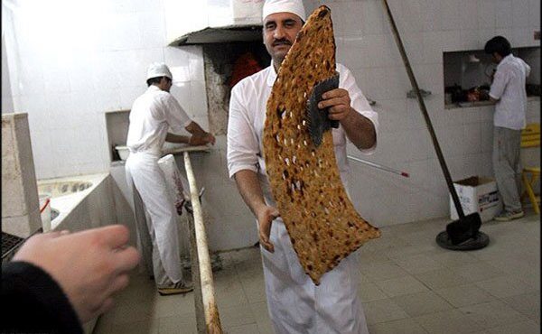آغاز جیره بندی نان با کاهش سهمیه آرد