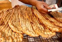 کارگران به‌خاطر قیمت‌ِ لبنیات‌و‌گوشت‌ سفره‌ی‌خود را با نان‌و‌قند پر کرده‌اند