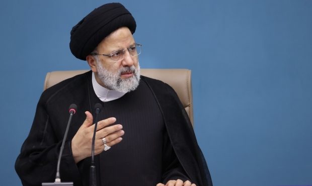 آقای رئیسی! قربان صدقه رفتن، شما را باور کنیم یا لحن تند وزیر کشورتان را؟