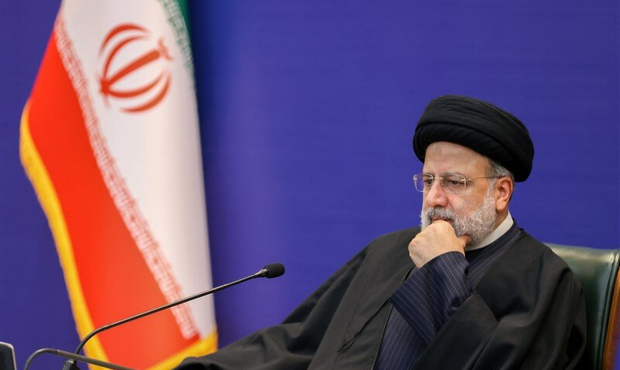 چرا رئیسی مسئولیت کارهای خود و دولتش را قبول نمیکند؟ چرا رئیسی مسئولیت کارهای خود و دولتش را قبول نمیکند؟