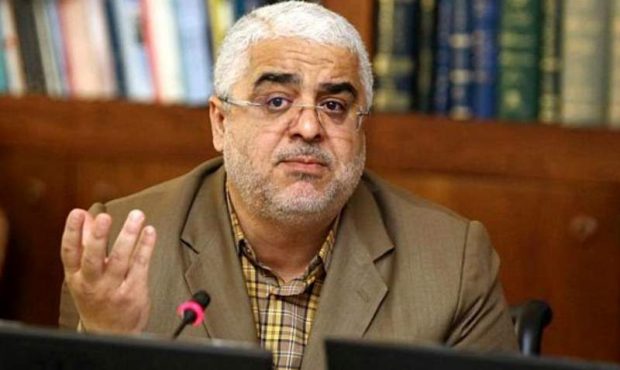 نفت را به‌ قیمتی می‌فروشیم که انگار مال‌دزدی را به حراج گذاشته ایم