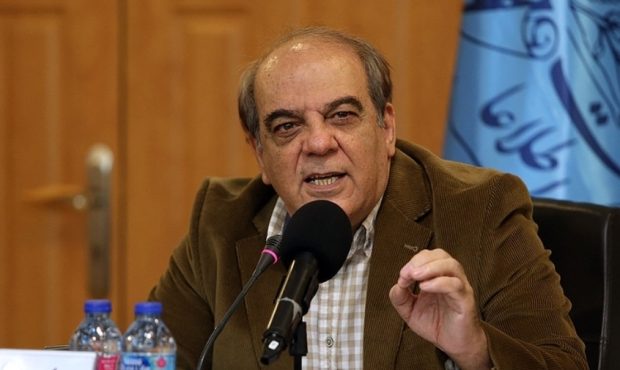 کنایه عباس عبدی به گرانی‌های اخیر؛ صدای آشپزان هم از شوری غذا بلند شده است