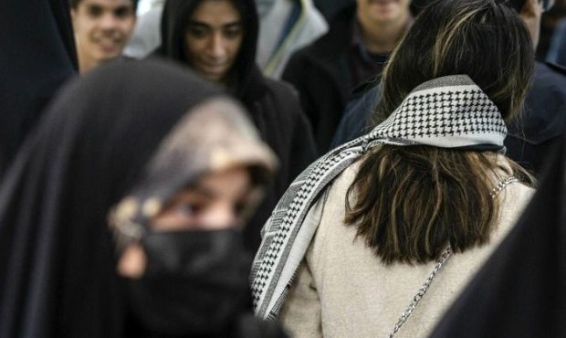 ۱۵ پله مجازات بیحجابان ۱۵ پله مجازات بیحجابان