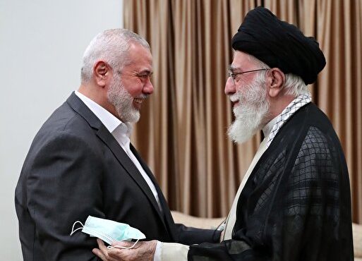 رهبر انقلاب درباره ترور اسماعیل هنیه: ما در این حادثه تلخ و سخت که در حریم جمهوری اسلامی اتفاق افتاد، خونخواهی او را وظیفه خود میدانیم رهبر انقلاب درباره ترور اسماعیل هنیه: ما در این حادثه تلخ و سخت که در حریم جمهوری اسلامی اتفاق افتاد، خونخواهی او را وظیفه خود میدانیم