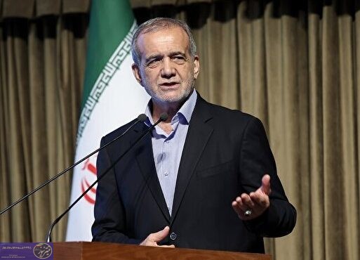 پزشکیان:  پزشکیان: نیروی انتظامی جوانان و دختران ما را هدایت نمی‌کند؛ تخریب می‌کند