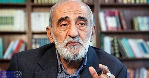 واکنش شریعتمداری به دستور پزشکیان مبنی بر بازگشت اساتید اخراجی: بازگرداندنشان یک اقدام غیرقانونی است واکنش شریعتمداری به دستور پزشکیان مبنی بر بازگشت اساتید اخراجی: بازگرداندنشان یک اقدام غیرقانونی است
