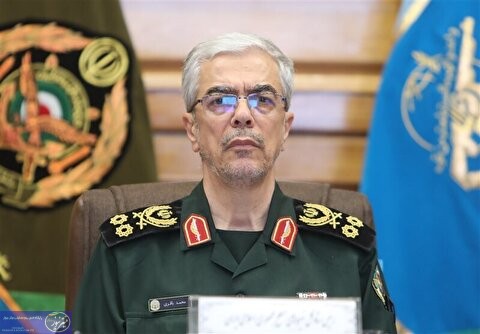 سرلشکر باقری: ۳ پایگاه نظامی هوایی اصلی اسرائیل را هدف گرفتیم سرلشکر باقری: ۳ پایگاه نظامی هوایی اصلی اسرائیل را هدف گرفتیم