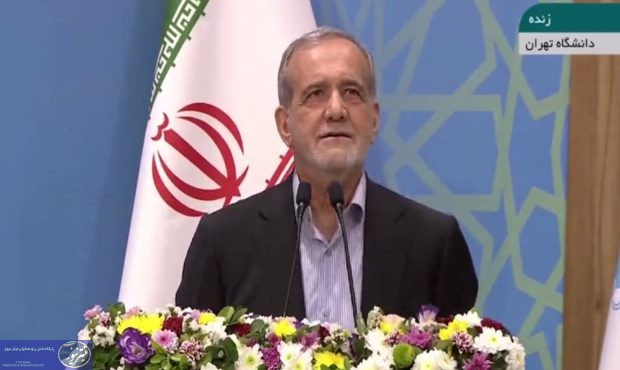 تنش در مراسم آغاز سال تحصیلی با حضور رئیس جمهور / پزشکیان: دانشجو که شلوغ نمی کند تنش در مراسم آغاز سال تحصیلی با حضور رئیس جمهور / پزشکیان: دانشجو که شلوغ نمی کند