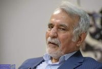 احمد خرم: چرا ۲۰ درصد جامعه باید برای ۸۰ درصد دیگر تصمیم بگیرند؟