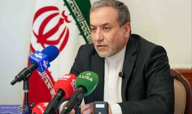مجری صداوسیما: عده‌ای دغدغه‌مند، نگران مذاکره مستقیم با آمریکا هستند / عراقچی: وزارت خارجه، تصمیم نظام را اجرا خواهد کرد