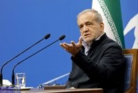 پزشکیان : با زیارت کردن و شعار دادن مشکلات حل نمی‌شود/جرأت نمی‌کنم بین مردم حرف بزنم