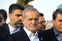 پزشکیان: دشمنان فکر می‌کنند با تحریم از گرسنگی خواهیم مرد