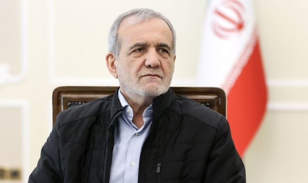 پزشکیان: مدام گیر می‌دهند و اشکال می‌گیرند، بدون اینکه بدانند ما کجاییم و با چه مشکلاتی مواجه هستیم
