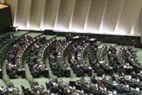 کشور درگیر بحران‌های اقتصادی؛ دغدغه مجلس برکناری ظریف!