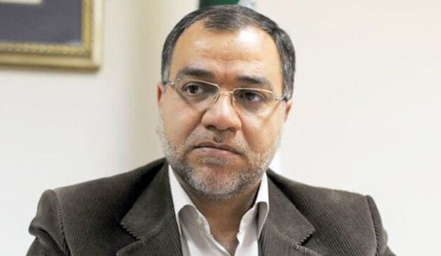 عضو دفتر نشر آثار رهبری: تحقیر زلنسکی در مذاکره با ترامپ عبرت است برای کسانی که بوسه بر پنجهٔ گرگ را توصیه می‌کنند