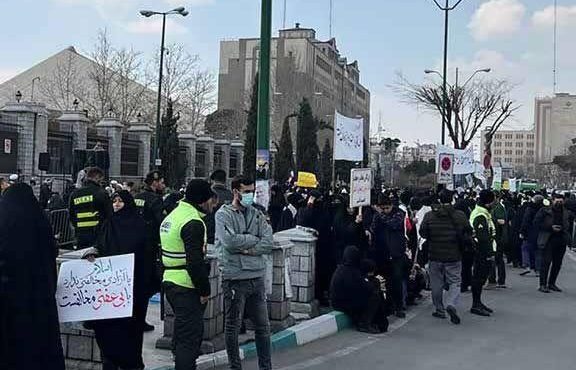 اردوکشی غیرقانونی تندروهای لجوج اردوکشی غیرقانونی تندروهای لجوج