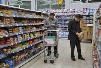 دولت نگران ترکیب گرانی شب عید و رمضان در بازار/ تعزیرات دست به کار شد اما گرانی ادامه دارد