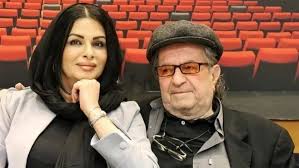 جزئیات جدید از ابهامات پرونده قتل داریوش مهرجویی و همسرش؛ گردنبند طلایی که سرقت نشد و بر گردن مهرجویی ماند! جزئیات جدید از ابهامات پرونده قتل داریوش مهرجویی و همسرش؛ گردنبند طلایی که سرقت نشد و بر گردن مهرجویی ماند!