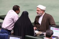 مجلس درگیر موضوعاتی است که نفع خاصی برای مردم ندارد