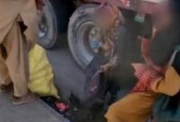 کولبری سوخت دختران نوجوان با کیف مدرسه!