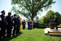 ترامپ: هر کسی که از ایران نفت بخرد، اجازه تجارت با آمریکا را نخواهد داشت