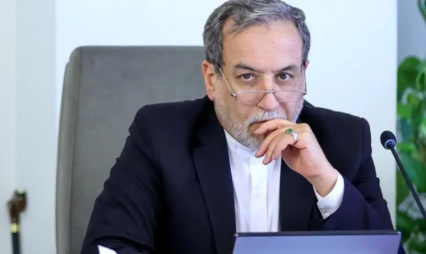 عراقچی: به صراحت میگویم که اگر هدف مذاکرات محروم کردن ایران از حقوق هستهای باشد، از هیچ یک از حقوق خود عقب نخواهیم نشست عراقچی: به صراحت میگویم که اگر هدف مذاکرات محروم کردن ایران از حقوق هستهای باشد، از هیچ یک از حقوق خود عقب نخواهیم نشست