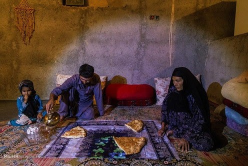 مسئولین اقلام سر سفره چه مانده است؟ نام ببرید! مسئولین اقلام سر سفره چه مانده است؟ نام ببرید!