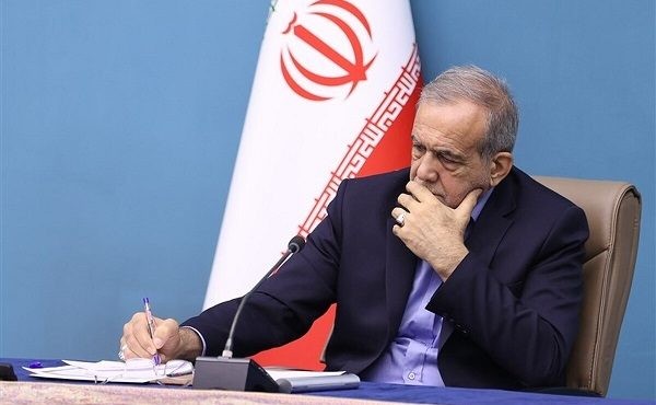 پزشکیان رسماً همکاری با آژانس اتمی را تعلیق کرد پزشکیان رسماً همکاری با آژانس اتمی را تعلیق کرد