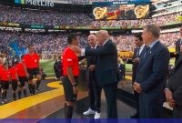 حمله روزنامه اصولگرا به فغانی: کمترین کنش او می‌توانست نپذیرفتن مدال از دست ترامپ باشد