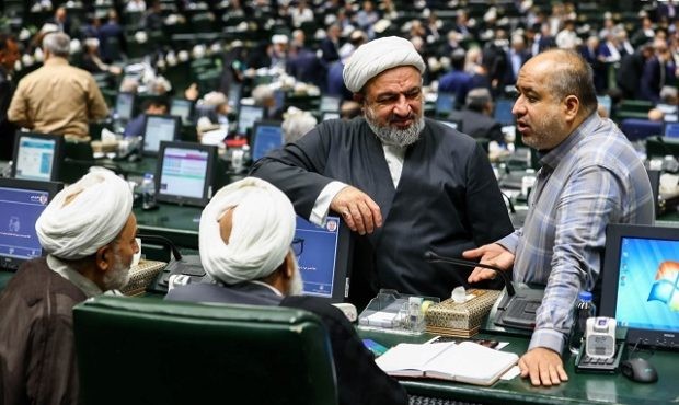 تندروها دستافشان و پایکوبان به سوی رویای بمب تندروها دستافشان و پایکوبان به سوی رویای بمب