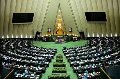 برانگیختگی و «روحانیستیزی» در خانه ملت! برانگیختگی و «روحانیستیزی» در خانه ملت!