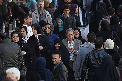 گزارشی سی‌ان‌ان از فشار تحریم ها بر طبقه متوسط ایران که موتور اصلاحات در ایران هستند