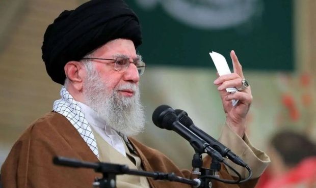 رهبر انقلاب:ترامپ افتخار میکند که صنعت هستهای ایران را از بین بردهایم؛ خیلی خوب، به همین خیال باش رهبر انقلاب:ترامپ افتخار میکند که صنعت هستهای ایران را از بین بردهایم؛ خیلی خوب، به همین خیال باش
