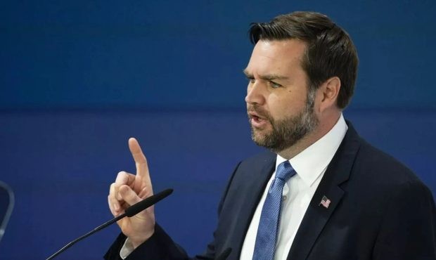 جی‌دی‌ونس: «ترامپ» نمی‌خواست ایالات متحده را وارد جنگی برای تغییر حکومت در تهران کند