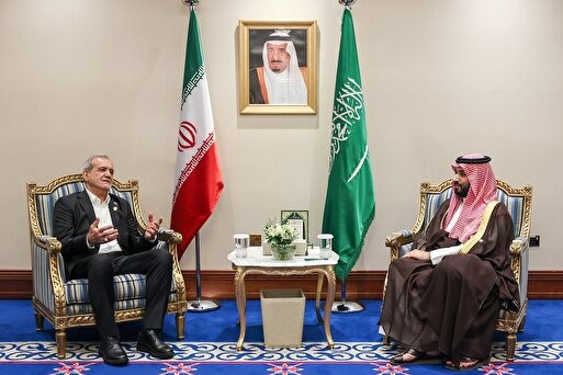 خبرگزاری عربستان: بن سلمان [پیش از سفر به آمریکا] یک پیام مکتوب از پزشکیان دریافت کرد