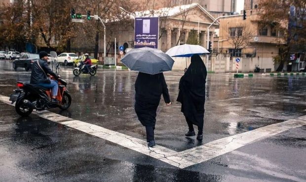 آغاز بارش باران در نقاط مختلف تهران و کرج آغاز بارش باران در نقاط مختلف تهران و کرج