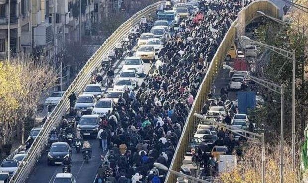 تظاهرات و اعتراض حق مردم است