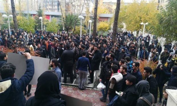 بازگشایی پرتنش دانشگاه در محاصره خشم و صفآرایی دانشجویان بازگشایی پرتنش دانشگاه در محاصره خشم و صفآرایی دانشجویان