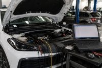 محاصره دریایی و قطع اینترنت؛ دو ضربه همزمان به بازار خودرو ایران