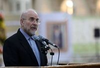 قالیباف: درست است که ما چک سفید امضا به کسی نمیدهیم، اما در تله درگیریهای فرسایشی نیز نباید بیفتیم قالیباف: درست است که ما چک سفید امضا به کسی نمیدهیم، اما در تله درگیریهای فرسایشی نیز نباید بیفتیم