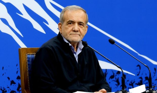 پزشکیان: آمریکاییها از بند تفاهمنامه درباره تنگه هرمز تخلف کردند ما هم پاسخشان را دادیم پزشکیان: آمریکاییها از بند تفاهمنامه درباره تنگه هرمز تخلف کردند ما هم پاسخشان را دادیم